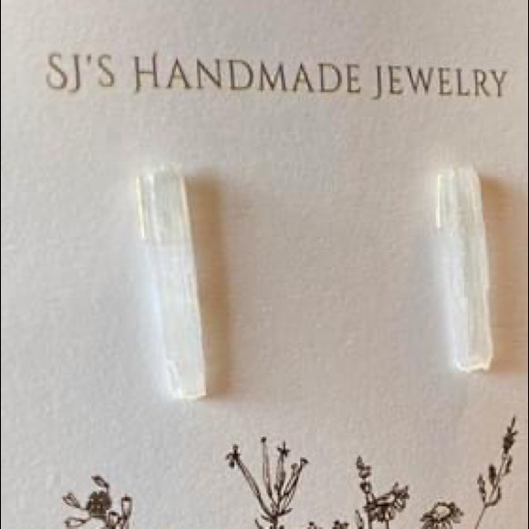 NWT Selenite Blade Crystal Stud Earrings - Picture 3 of 9